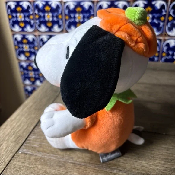 Halloween pumpkin Snoopy Plush Toy by hallmark used - Picture 3 of 16